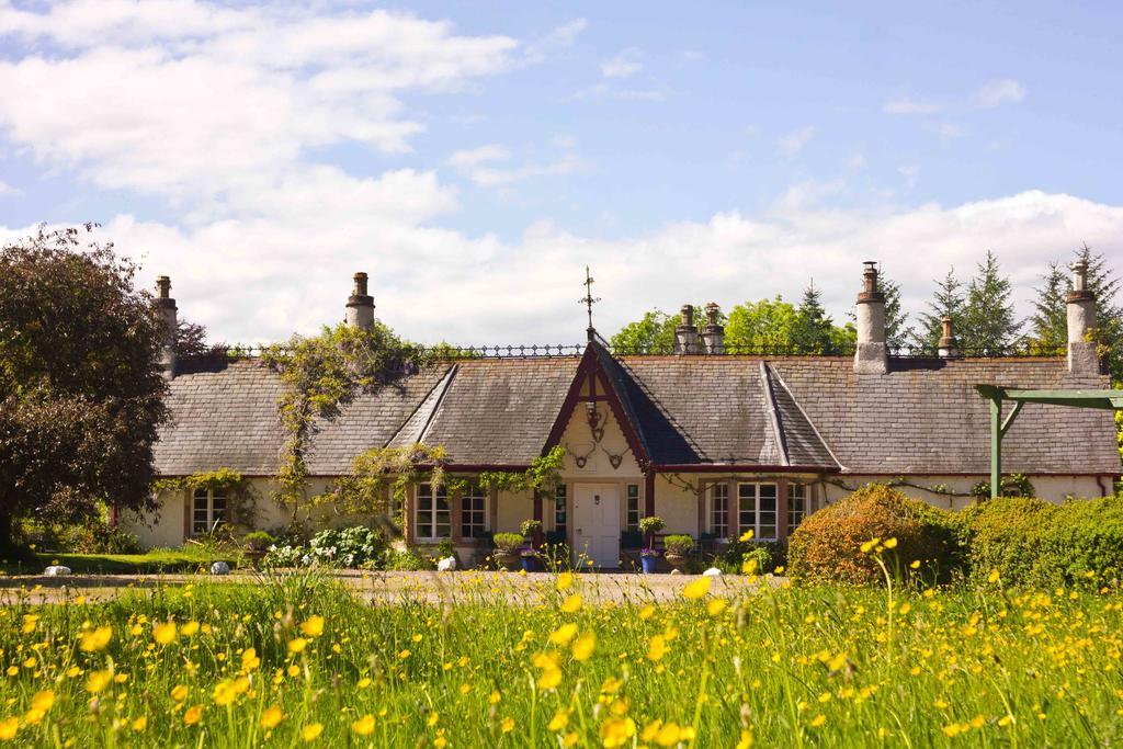 Отель The Dower House Мьюир-оф-Орд Экстерьер фото